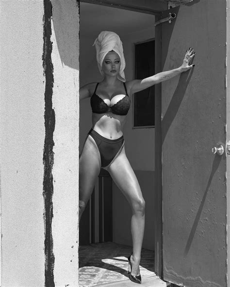 Caroline Vreeland Sexy In Same Bikini 5 Photos Videos The Fappening