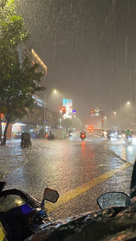 Kumpulan Foto Hujan Malam Hari Terbagus dan Terlengkap - Blog Pengajar ...