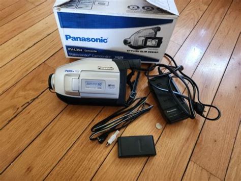 Panasonic Pv L354 Vhsc Palmcorder 700x Digital Zoom Box Charger Battery