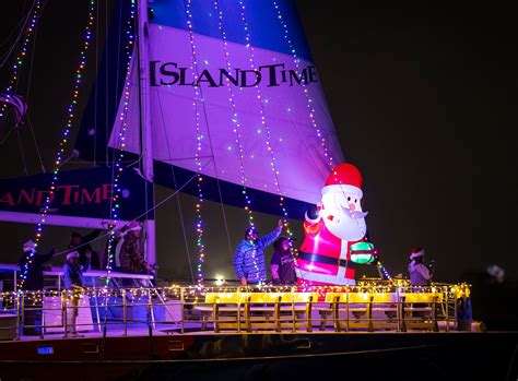 A Holiday Tradition Panama City Boat Parade Of Lights Destination