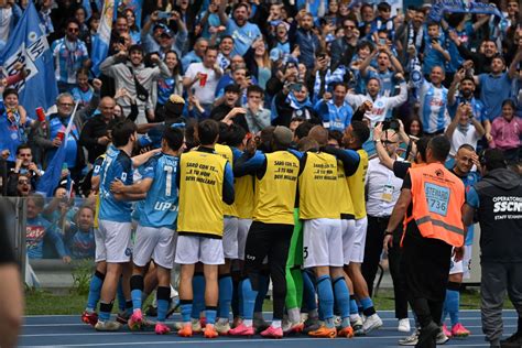 Come Un Terremoto Il Boato Impressionante Dei Tifosi Del Napoli