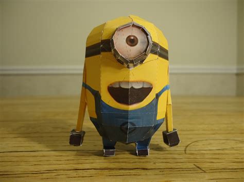 Papercraft Minion Behance