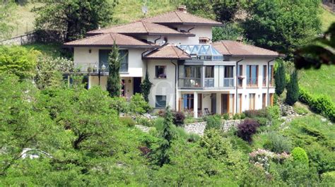 Villa In Vendita A Cerano D Intelvi Lario Intelvese Como Idealista