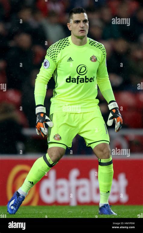 Sunderland Goalkeeper Vito Mannone Stock Photo Alamy