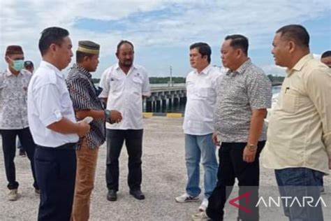 Adet Mastur Pelabuhan Tanjung Batu Pintu Gerbang Perekonomian Babel