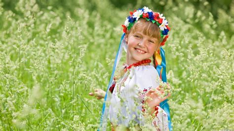 Wallpaper People Grass Field Green Happiness Spring Person