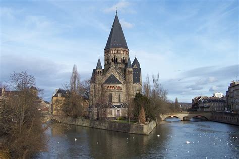 Temple Neuf Metz France The Temple Neuf From The Pont M Flickr