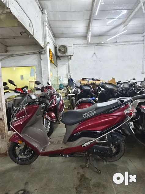 SUZUKI BURGMAN STREET BT Scooters 1754178115