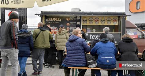 Trwa Zlot Food Truck W W Radomiu Mobilne Knajpki Z Przysmakami Z