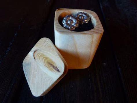 Wooden DIY Jewelry Box | DIYIdeaCenter.com