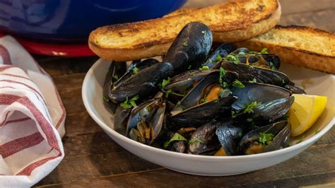 Garlic Steamed Mussels Recipe