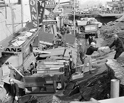 Alaskas Good Friday Earthquake In Shocking Images 1964 Rare Historical Photos Alaska 1964