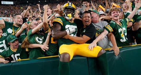 Green Bay Packers Gift Guide The Best Fan Gear For The New Nfl Season