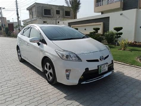 Toyota Prius S Touring Selection 2016 For Sale In Lahore Pakwheels