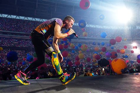 Coldplay S Wembley Show Is Spectacular With Surprise Guest Craig David