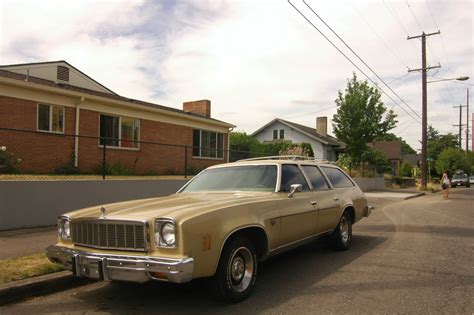 Old Parked Cars 1975 Chevrolet Chevelle Malibu Classic