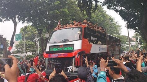 Pawai Timnas U 22 Indonesia Obat Penawar Rindu Medali Emas Sepak Bola