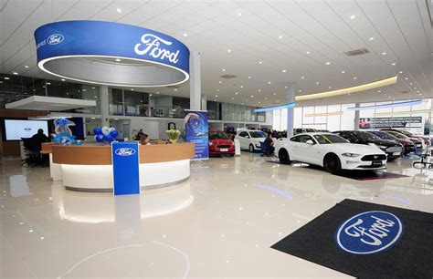 FORD INAUGURA NO BRASIL A PRIMEIRA CONCESSIONÁRIA O NOVO PADRÃO