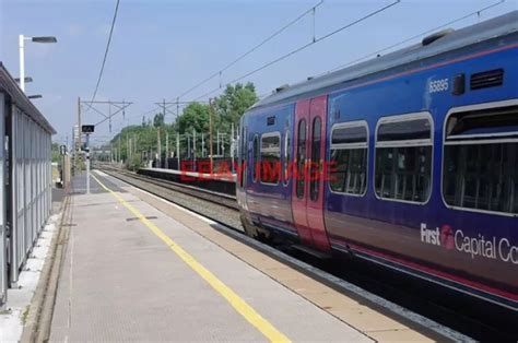 Photo A First Capital Connect Class 365 Emu Departs From Finsbury Park Bound Fo £1 65 Picclick Uk