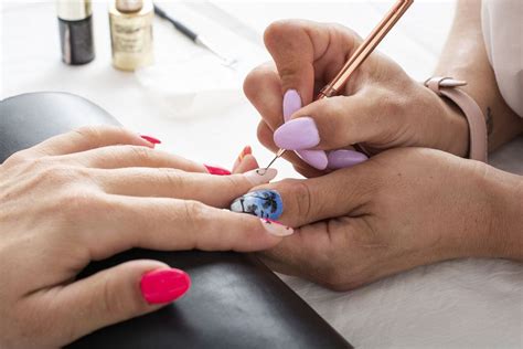 10 Rekomendasi Tempat Membuat Nail Art Cantik Dan Unik Di Jabodetabek