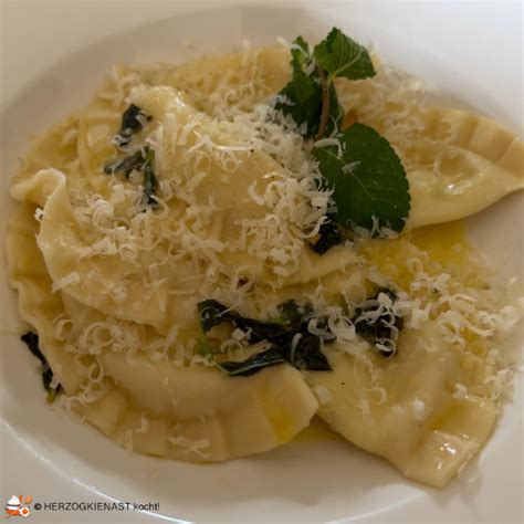 Ricotta Ravioli HERZOGKIENAST Kocht