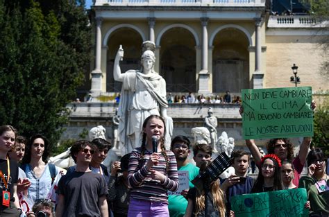 Greta Thunberg A Roma Il Suo Discorso E Gli Interventi Della