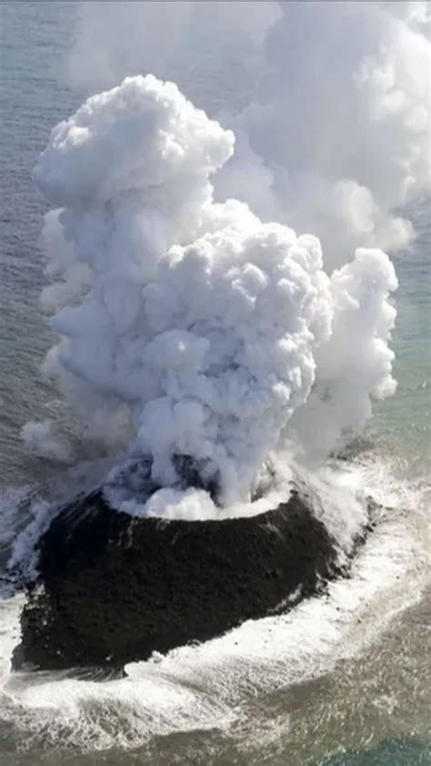 New Island Appears In Japan Because Of Underwater Volcano Eruption