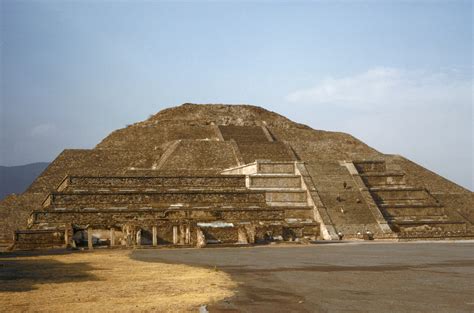 view-of-pyramid-of-the-sun-at-teotihuacan-2 - Mesoamerican Pyramids Pictures - Pyramids in Latin ...