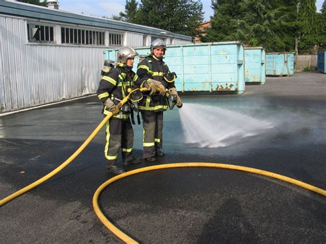 Montfaucon En Velay Les Sapeurs Pompiers M Nent Une Man Uvre Intercentres