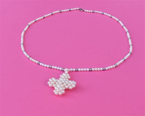 Collana Lunga Di Perle Dacqua Dolce Con Croce Di Perle Tessuta