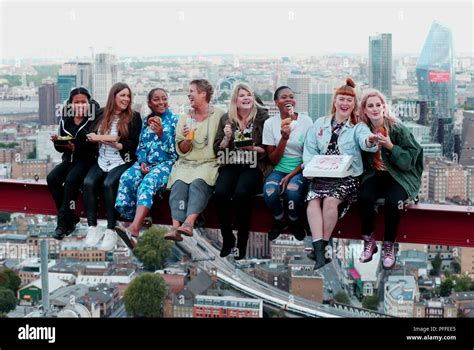 Lunch Atop A Skyscraper Hi Res Stock Photography And Images Alamy