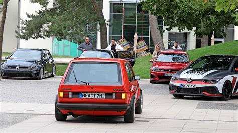 Volkswagen Gti Treffen In Der Autostadt Kultautos Sind In Wolfsburg