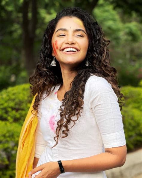 Anupama Parameswaran Latest Hot HD Photos Wallpapers OyePhoto