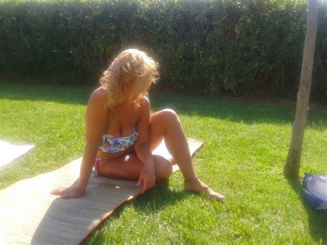 Selena S Posing 35 Nude Pics XHamster