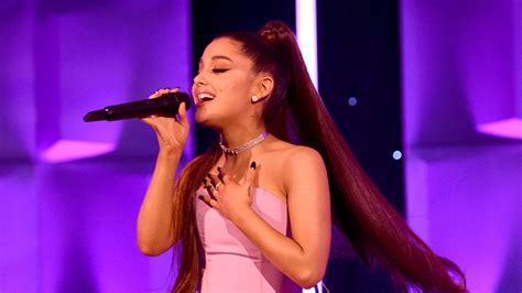 Ariana Grandes Tour Photo Agreement Prompts Protest By News Outlets