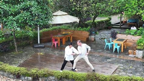 Globalink Dutch Tourist Learns Tai Chi In S China S Tourist County