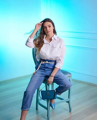 Жіночий одяг з Франції та Італії | «Жадор»