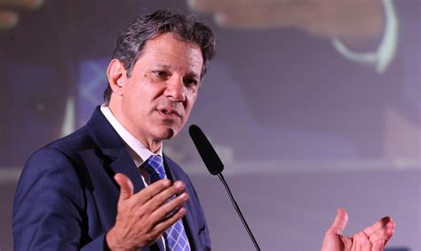 Haddad política da Petrobras permitiu cortar preço de combustível sem