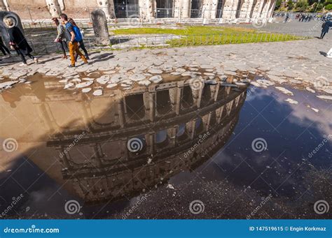 Roman Colloseum En Roma Imagen De Archivo Imagen De Antiguo