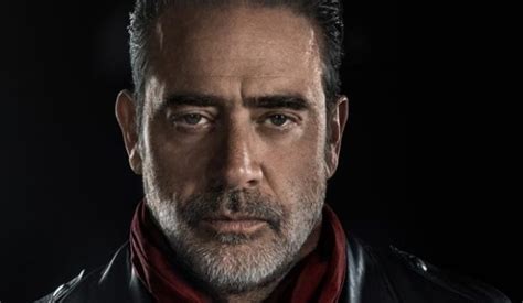 ‘the Walking Dead Jeffrey Dean Morgan Gets The Finger From Fans