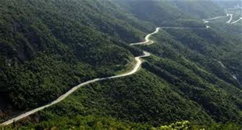 Le Col Des Nuages Sur Lancienne Route Mandarine