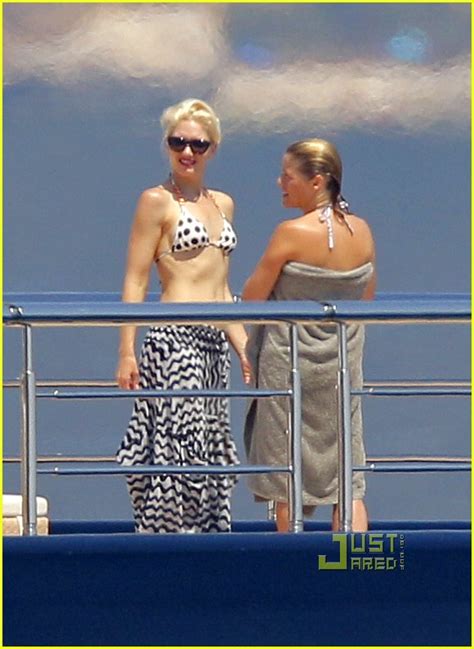 Hot Sexy Gwen Hill Bikini Pics