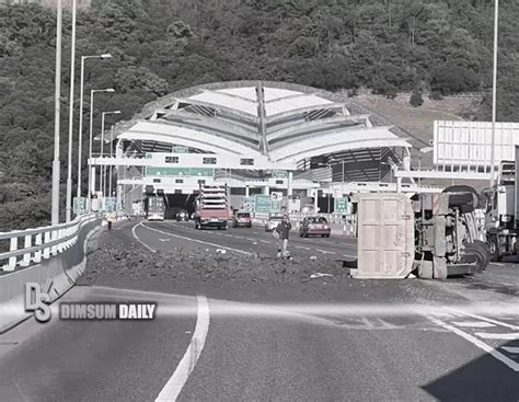 Dump Truck Overturns On Tsing Sha Highway Disrupting Traffic Towards