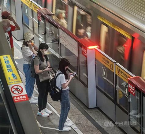 颱風卡努來襲台北捷運班距延長至15分鐘 公車可視情況停駛 生活 中央社 Cna