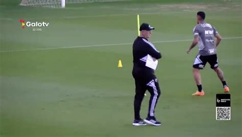 Vídeo Felipão comanda primeiro treino no Atlético MG e Allan e