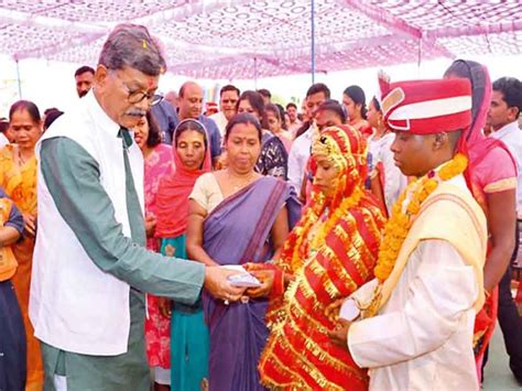 20 Couples Tied The Knot In Cm Mass Girl Marriage सीएम सामूहिक कन्या