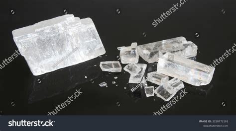 3+ Thousand Calcium Carbonate Crystals Royalty-Free Images, Stock ...