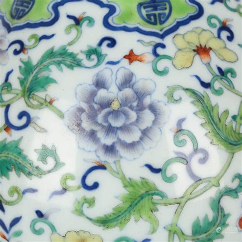 Bidlive Chinese Doucai Porcelain Yuhuchun Vase