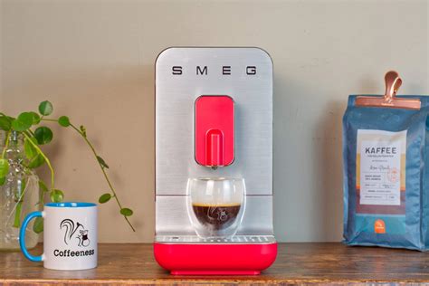 SMEG BCC01 Test 2025: Kaffeevollautomat ohne Milch