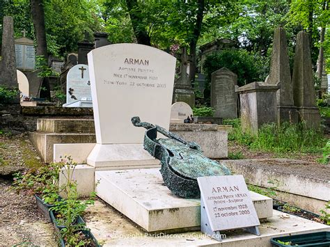 101 Famous Graves in Père Lachaise Cemetery | Paris Discovery Guide